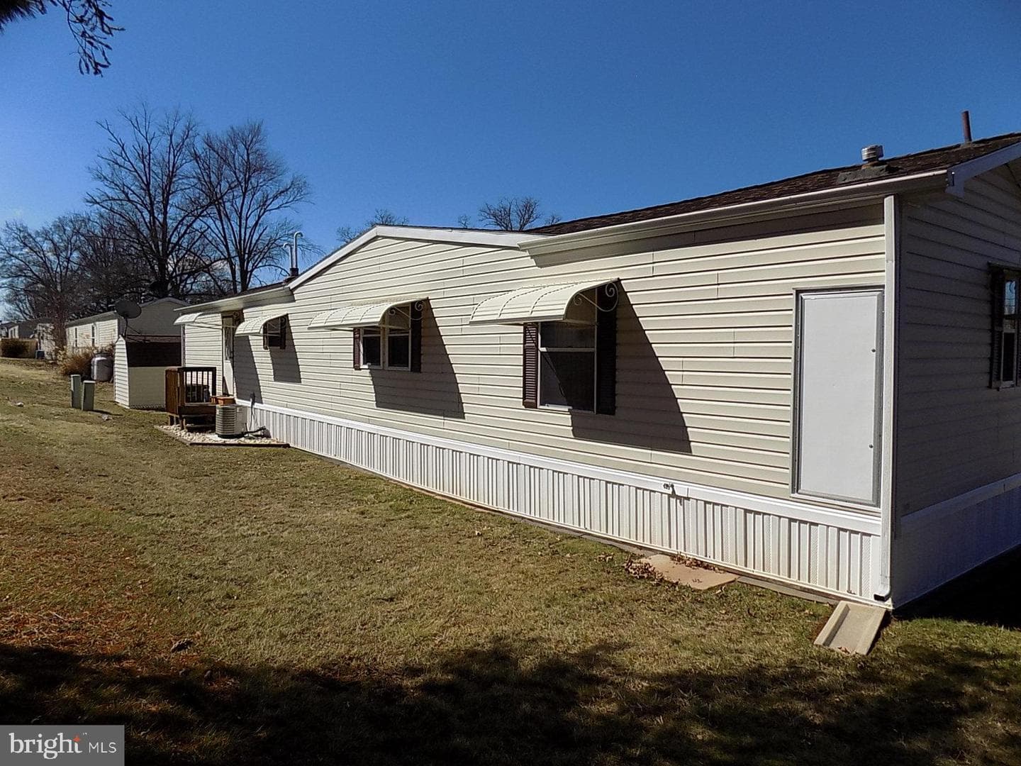 122 Seneca Avenue photo 5
