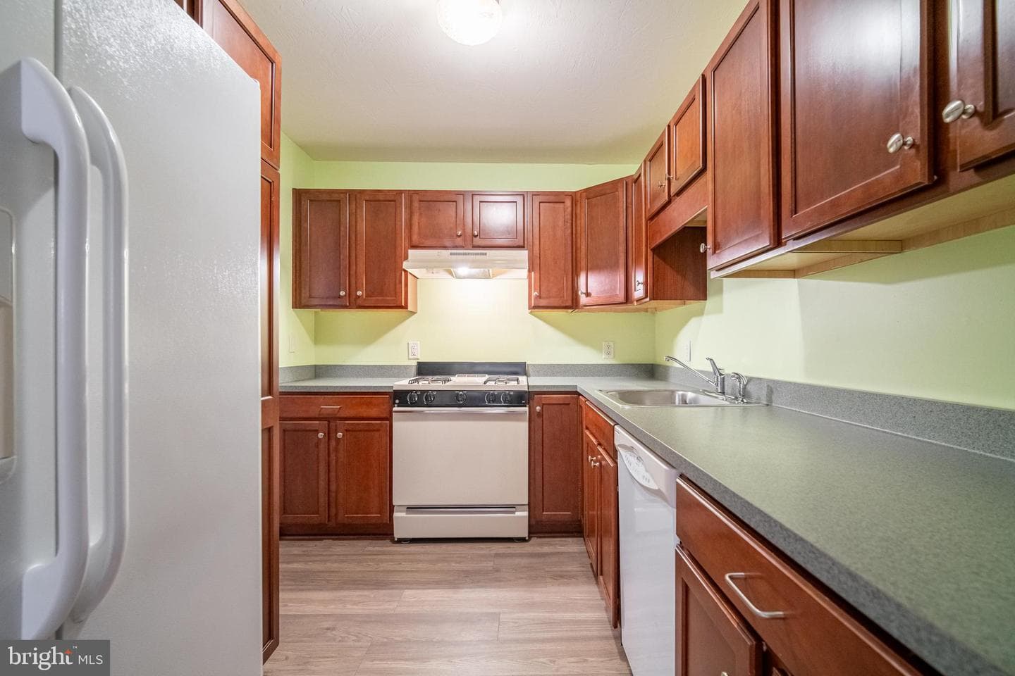 452b Buttonwood Lane photo 8