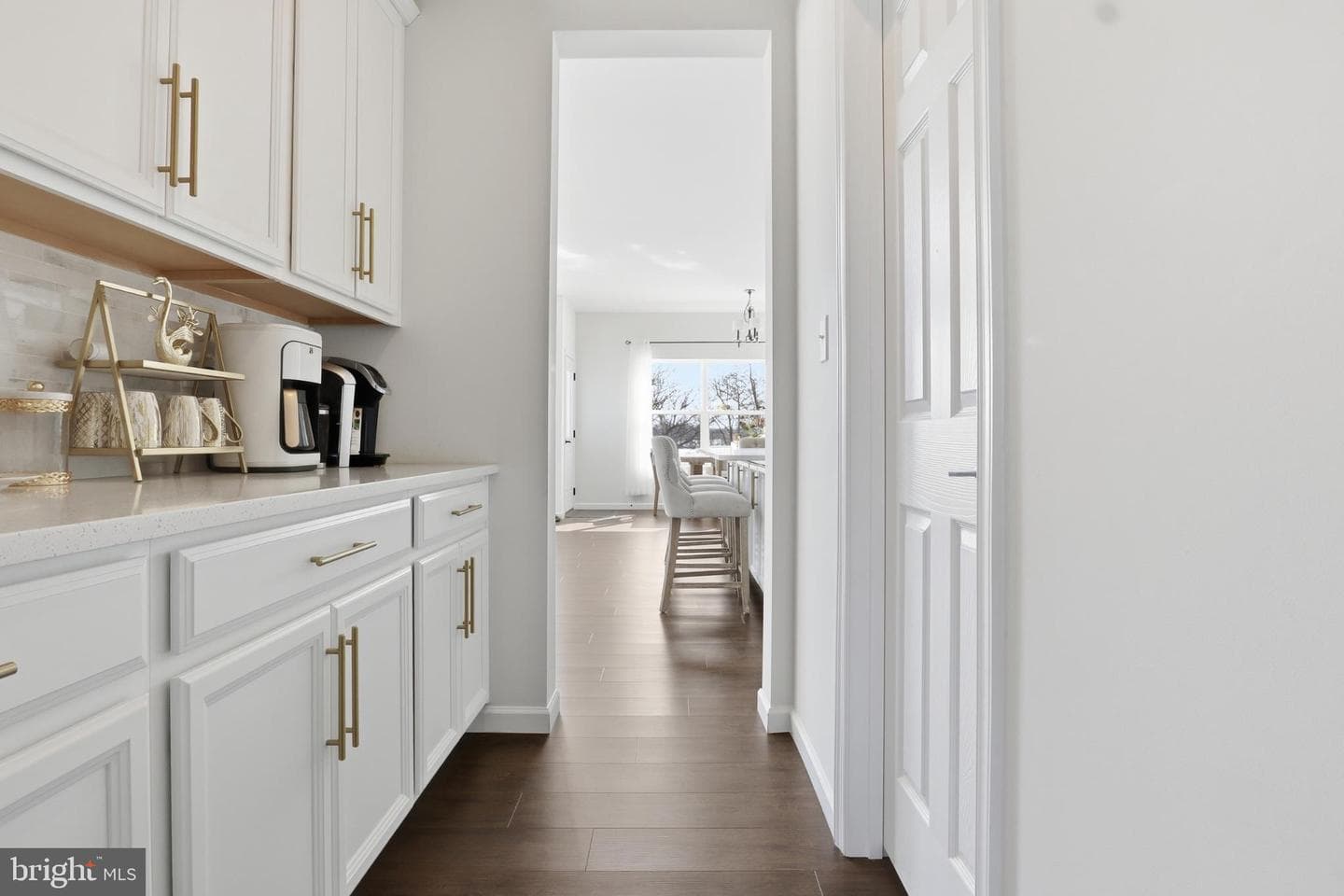 520 Darrow Road photo 11