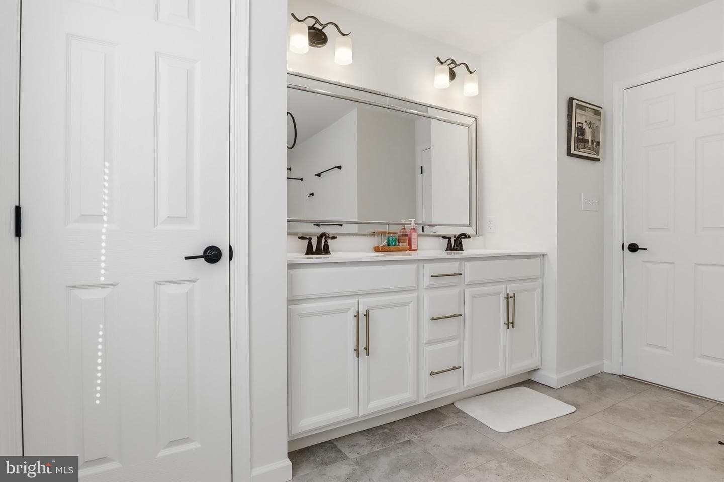 520 Darrow Road photo 27