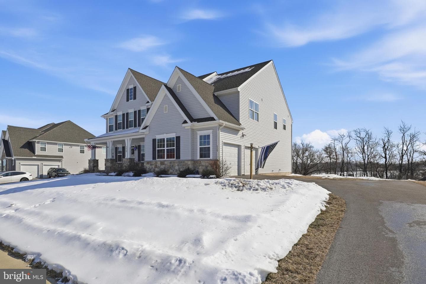 520 Darrow Road photo 3