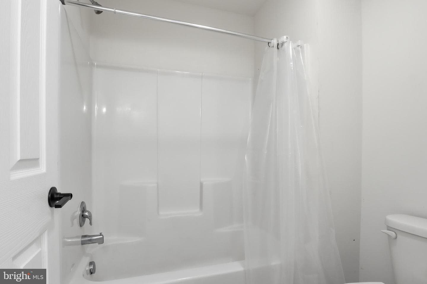 520 Darrow Road photo 30