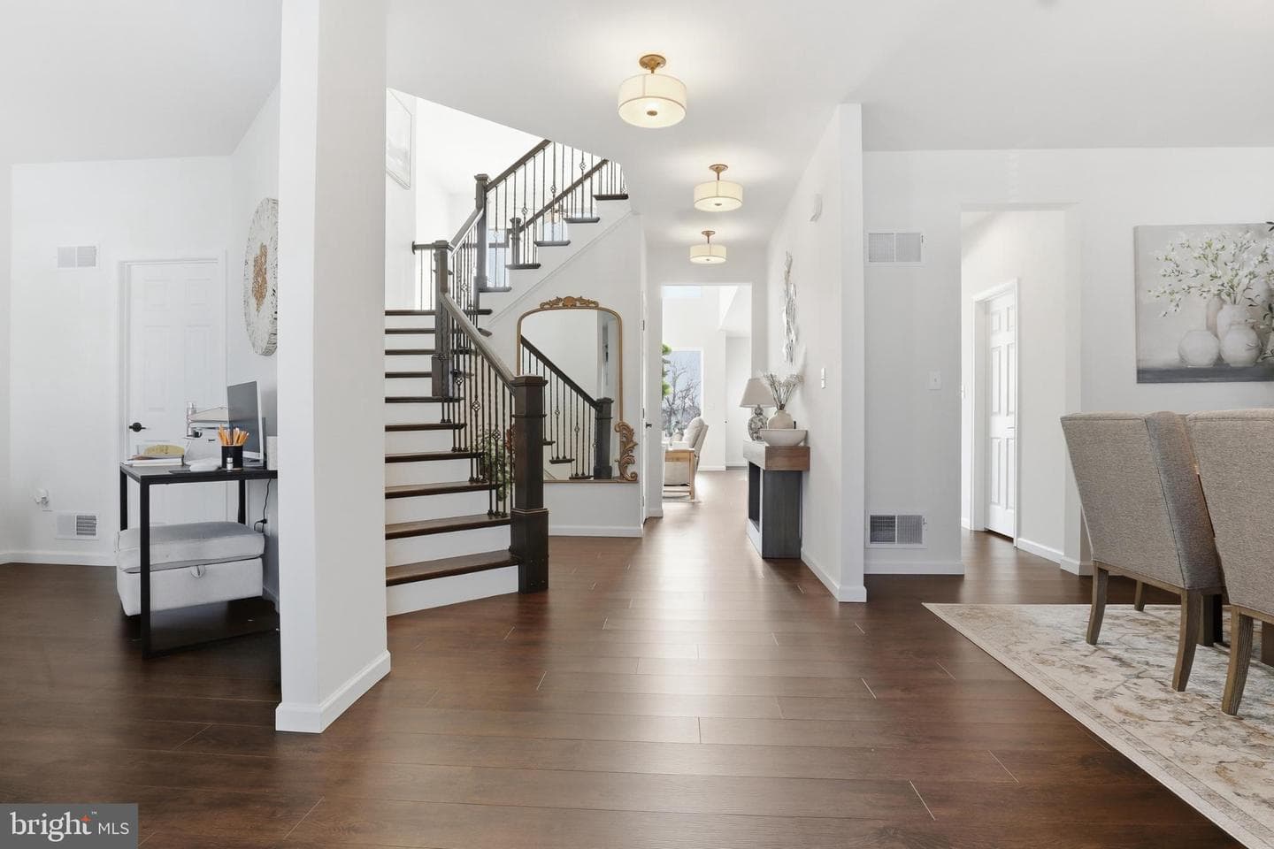 520 Darrow Road photo 5