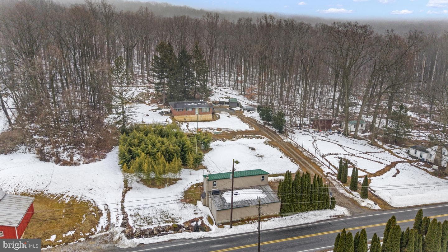 4460 Druck Valley Road photo 2