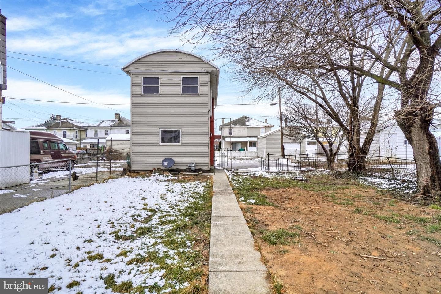 923 E Princess Street photo 23