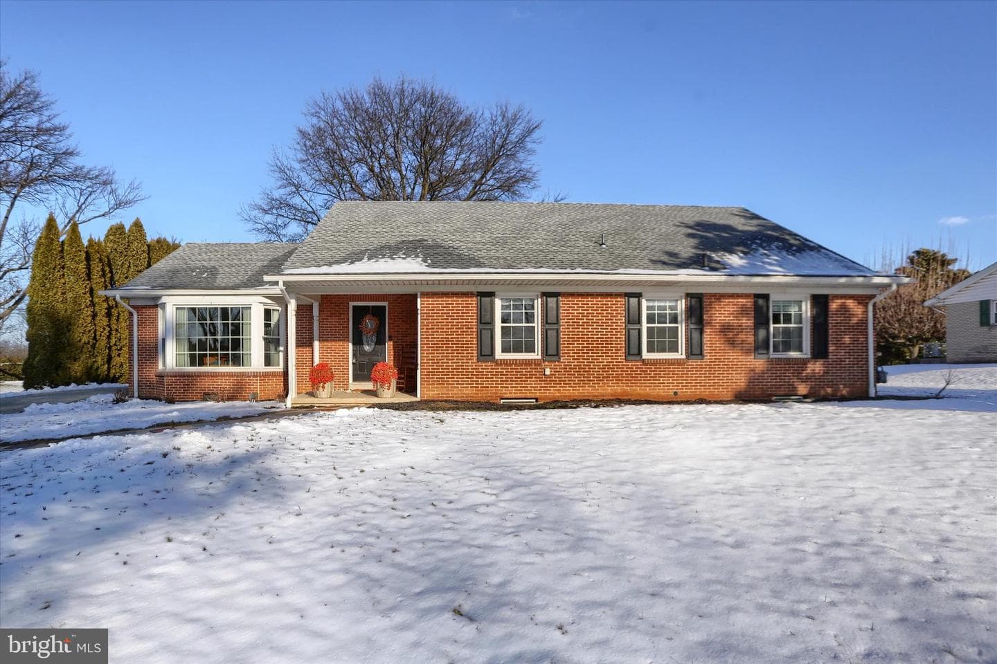 1465 Chapel Drive photo 2