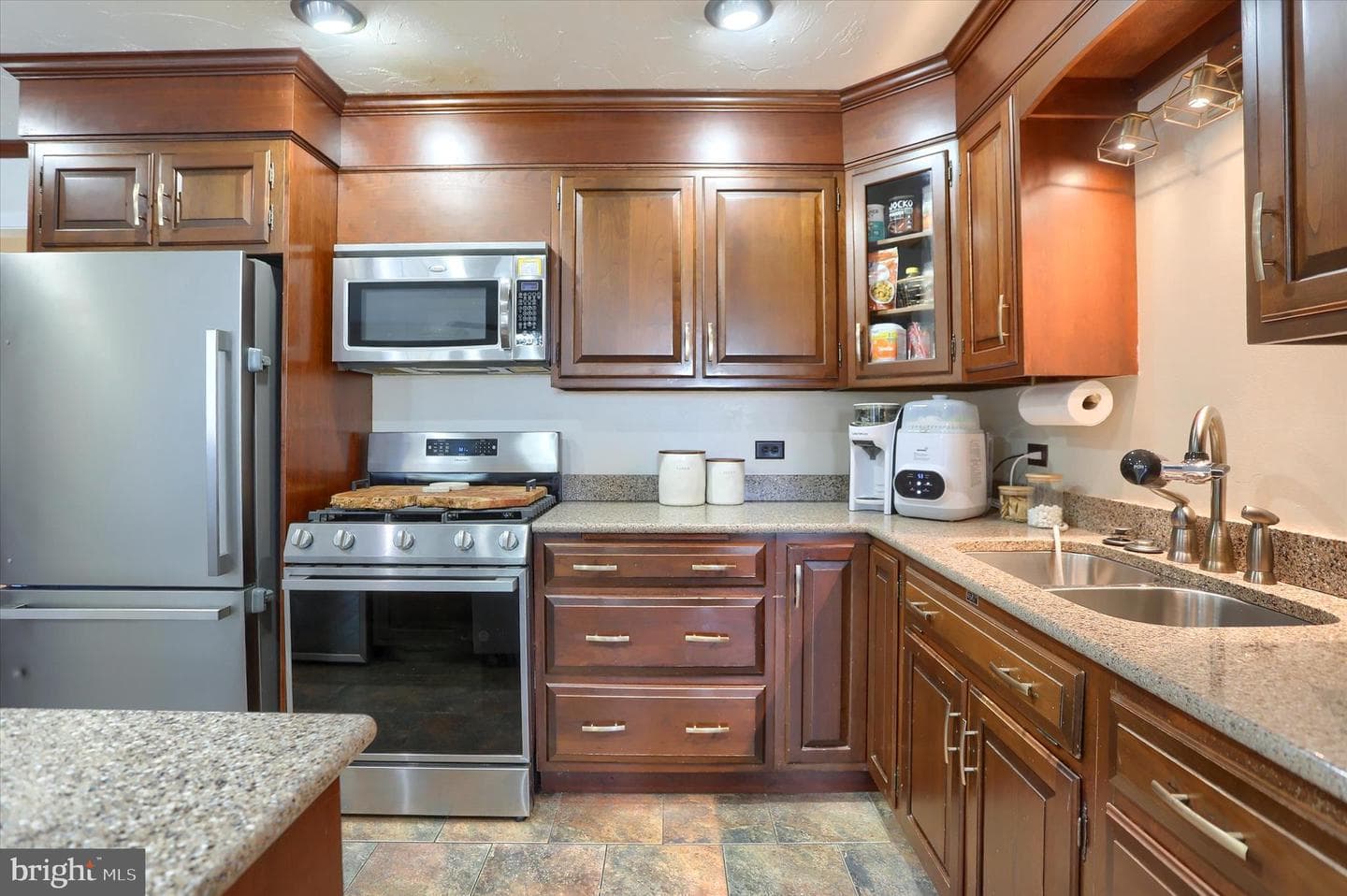 1465 Chapel Drive photo 20