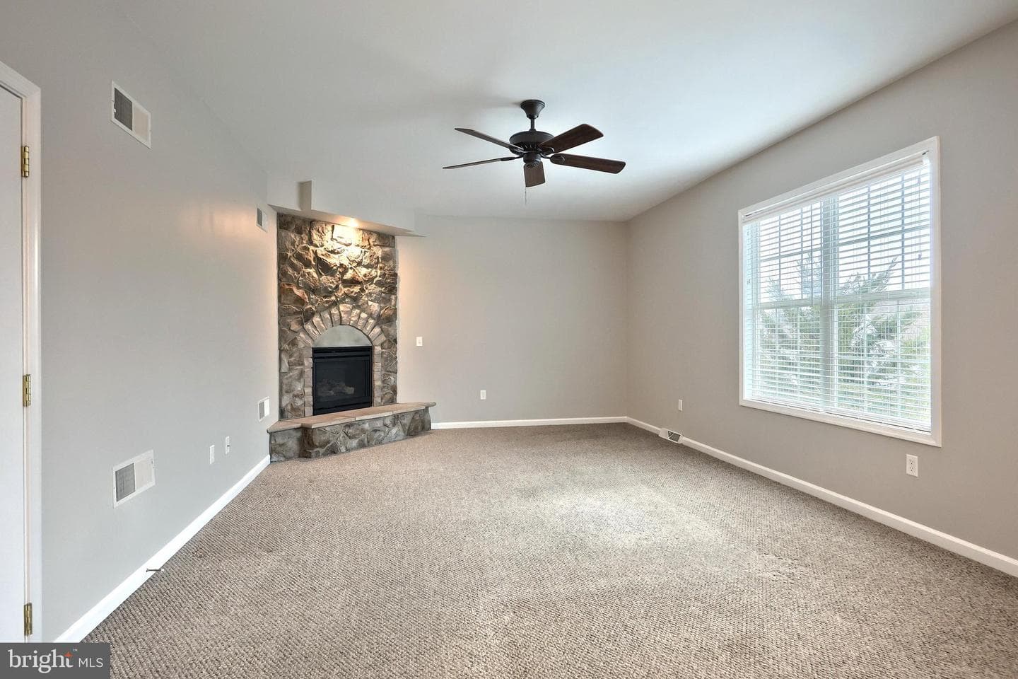 2760 Primrose Lane N photo 21