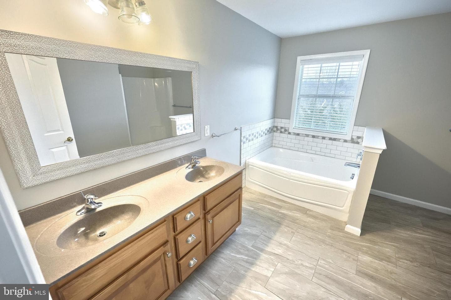 2760 Primrose Lane N photo 35