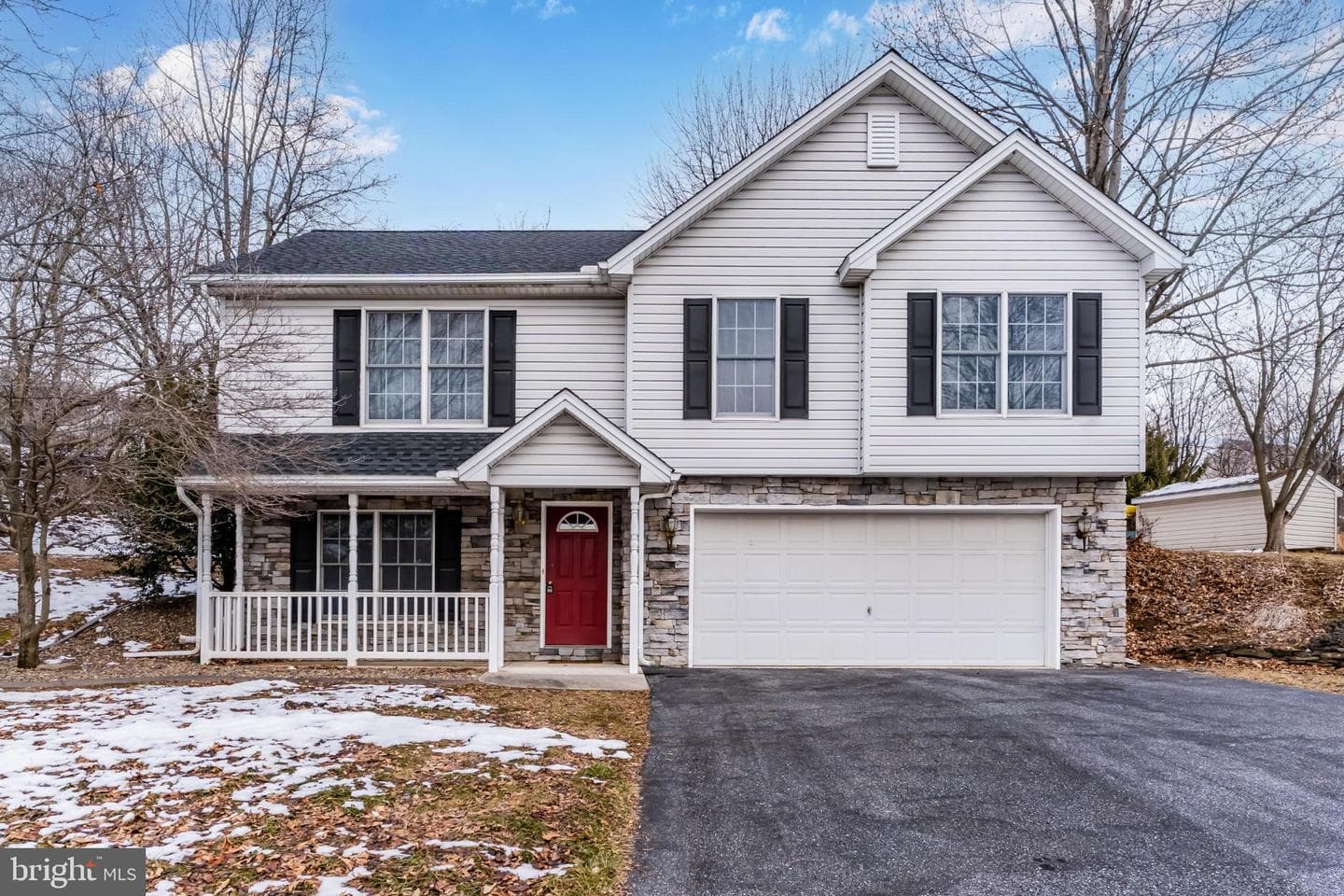 404 Valley View Circle photo 1