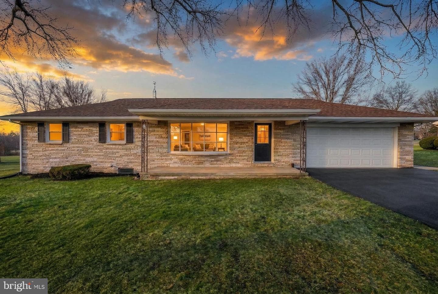 4081 Mulberry Lane photo 2