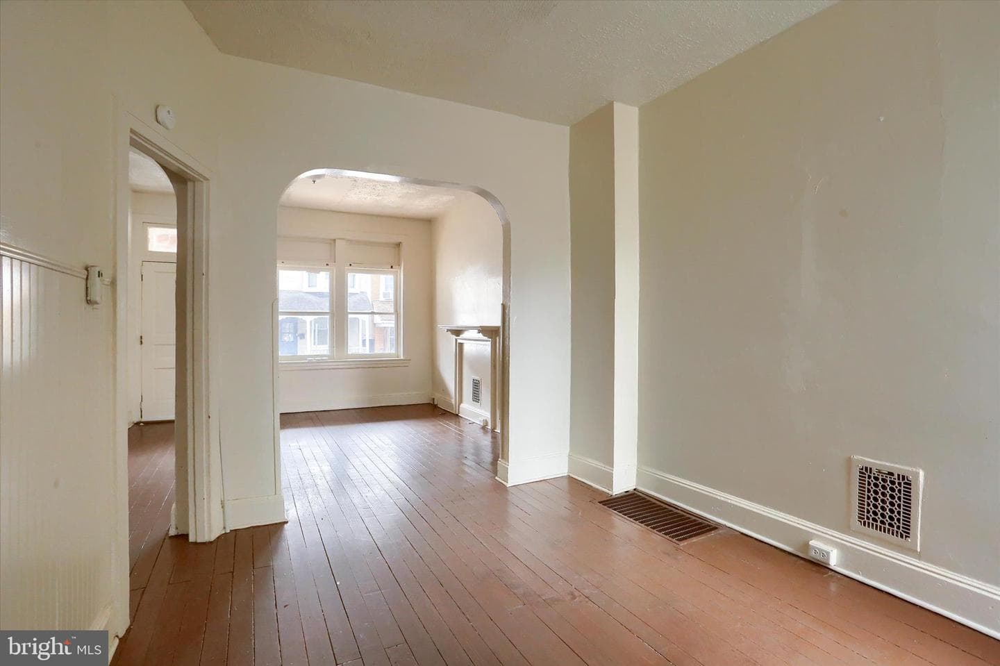 925 W College Avenue photo 8