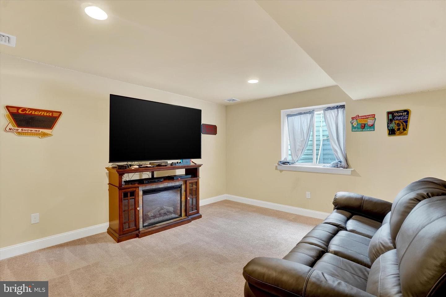 255 Andrew Drive photo 21