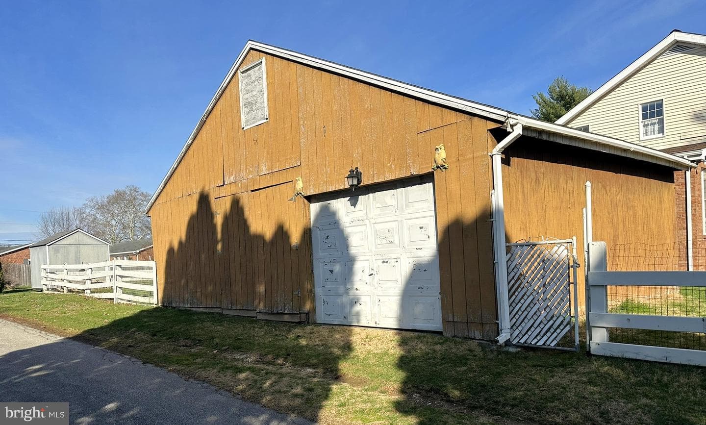 226 Moul Avenue photo 45