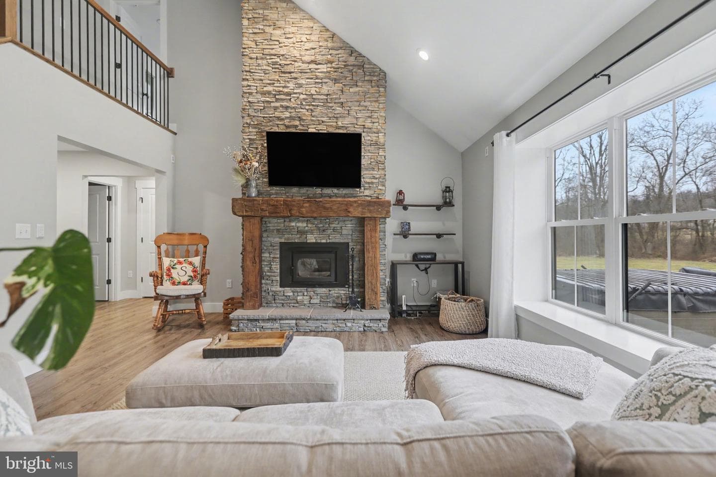 545 Pleasant View Road photo 10