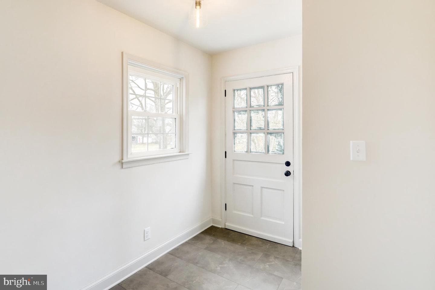 2333 Loucks Road photo 10