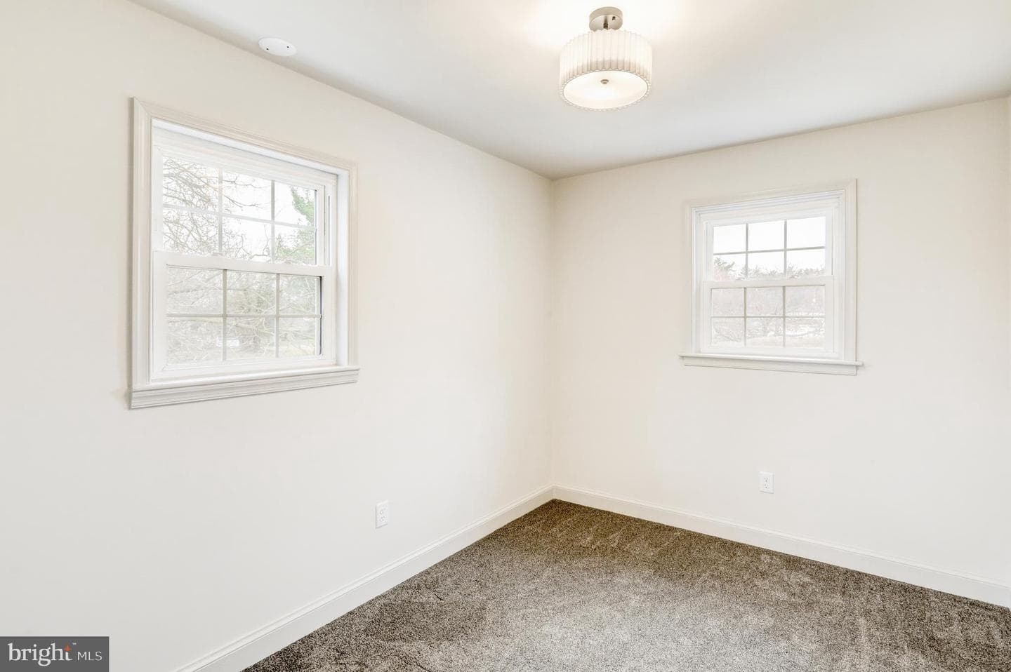 2333 Loucks Road photo 11