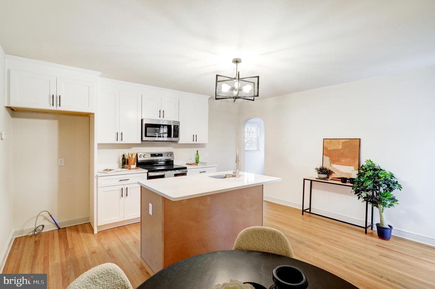 2333 Loucks Road photo 6