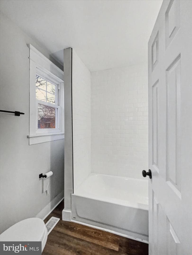 126 3rd St photo 12