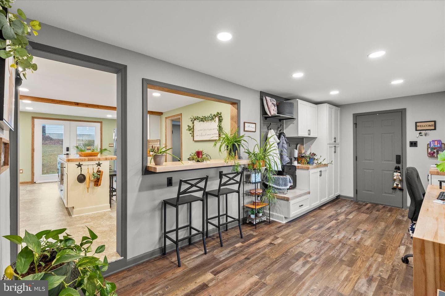 2250 Marion photo 8