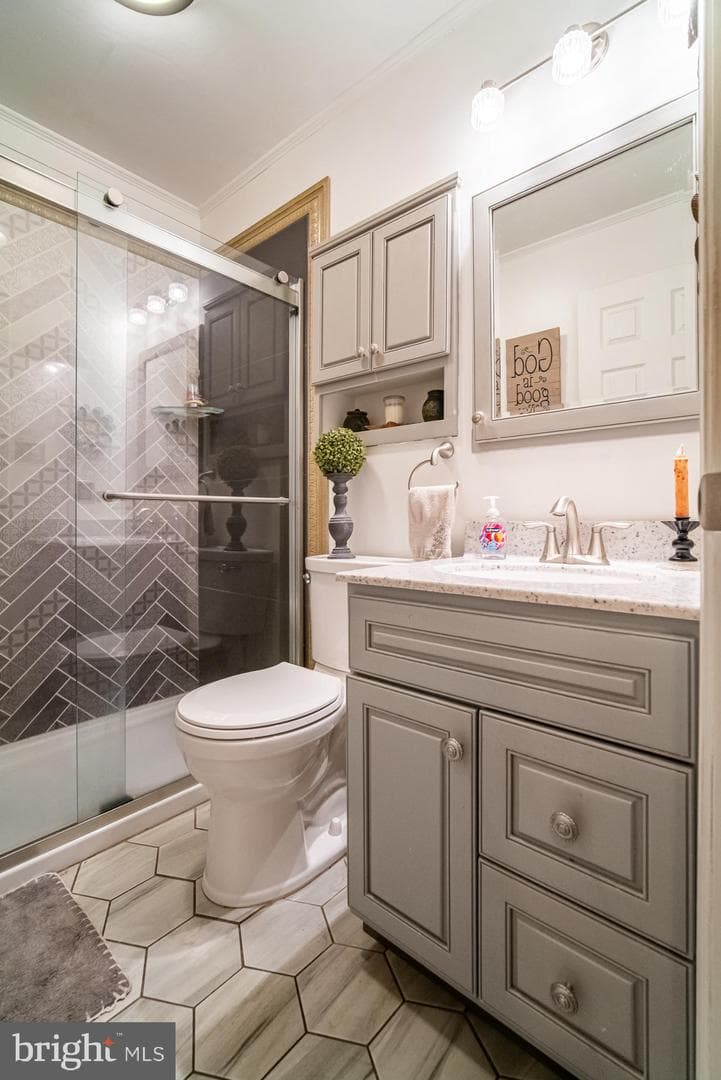 864 Elham Drive photo 20