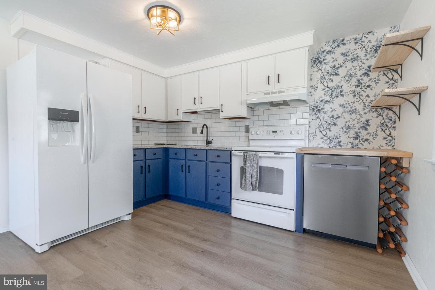 282 E Broadway photo 11
