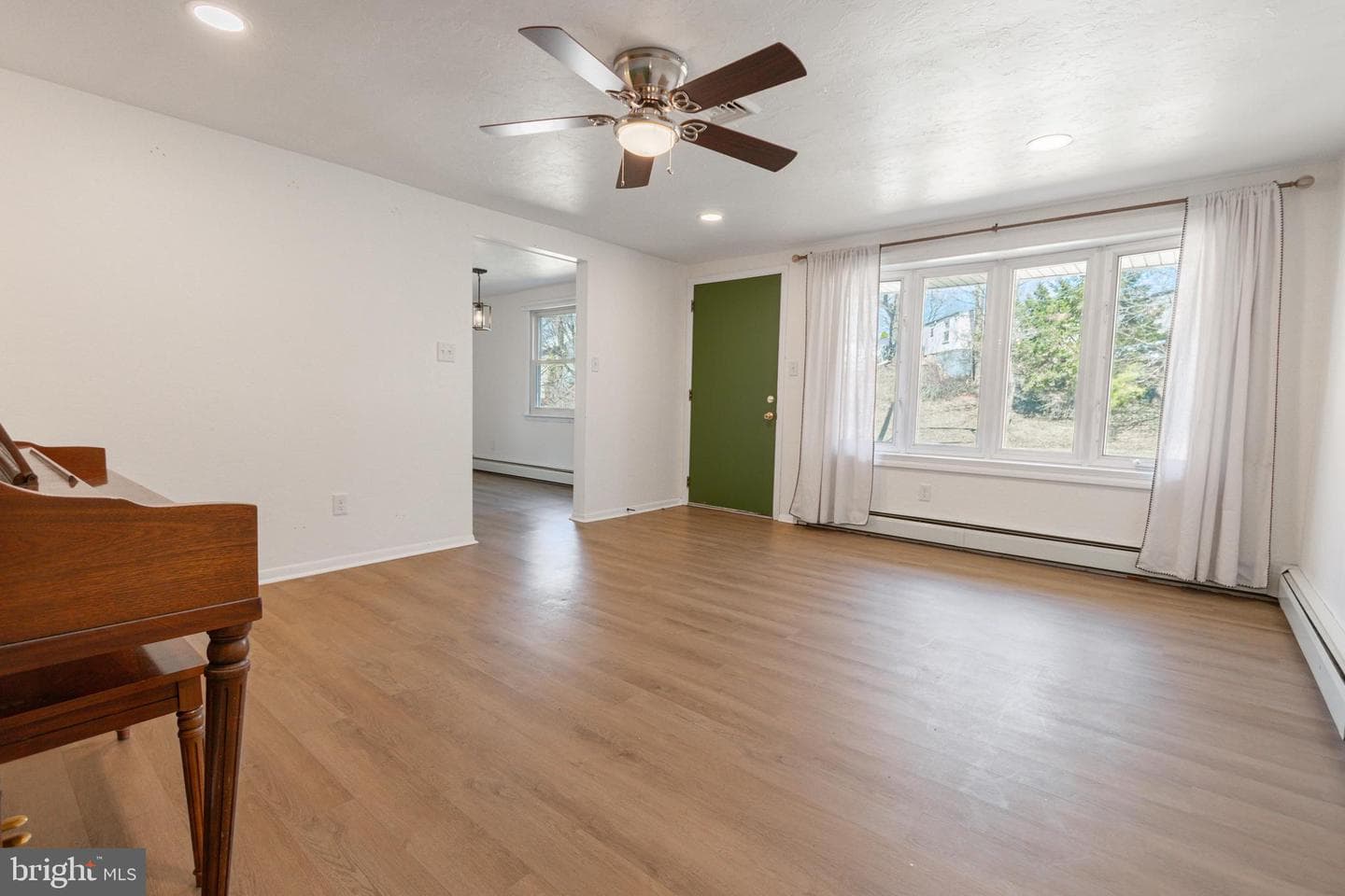 282 E Broadway photo 5
