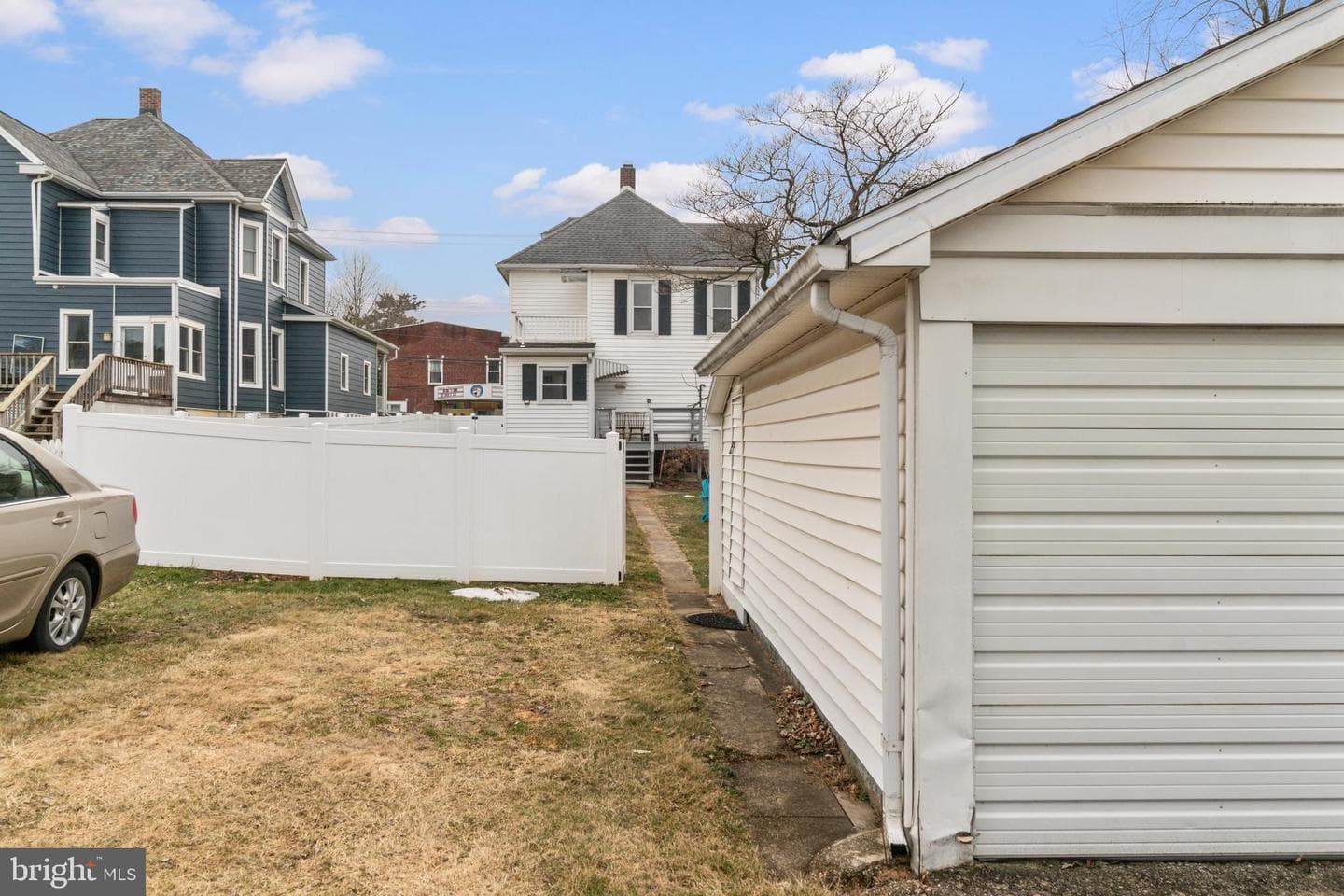 25 E Franklin Street photo 36
