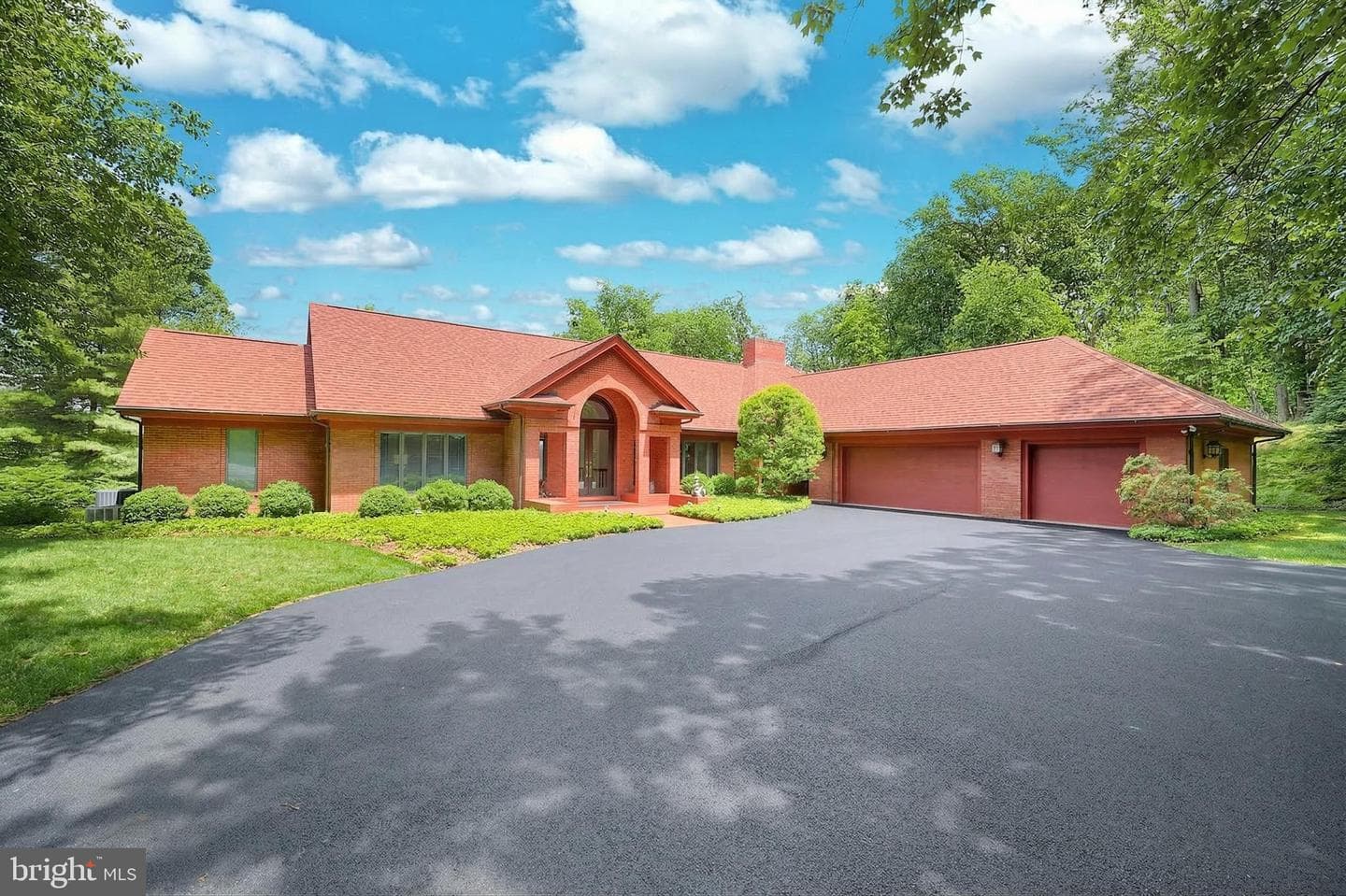 174 Springhouse Ln photo 2