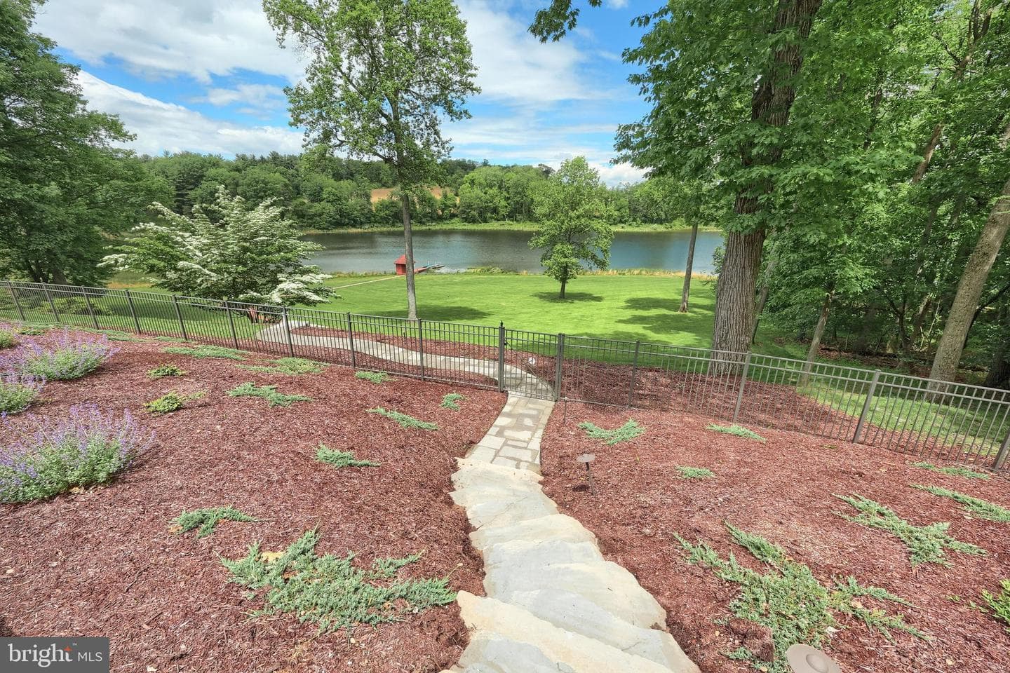 174 Springhouse Ln photo 9