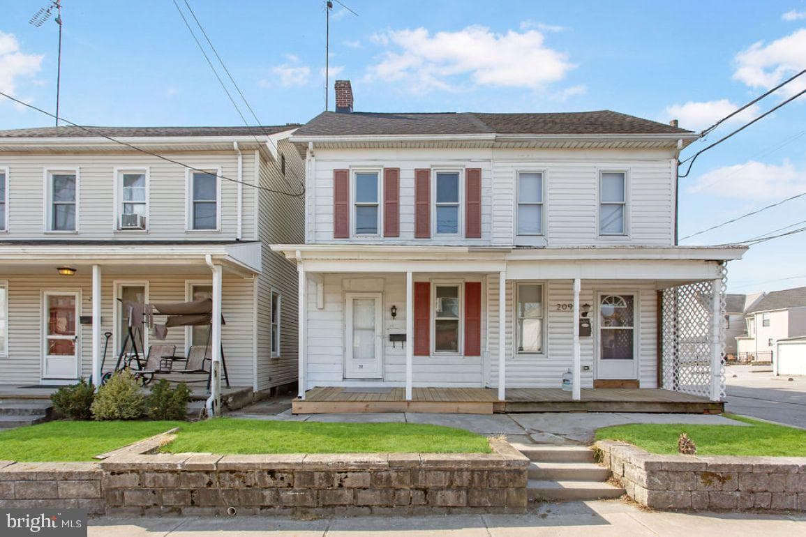211 Fulton Street photo 1