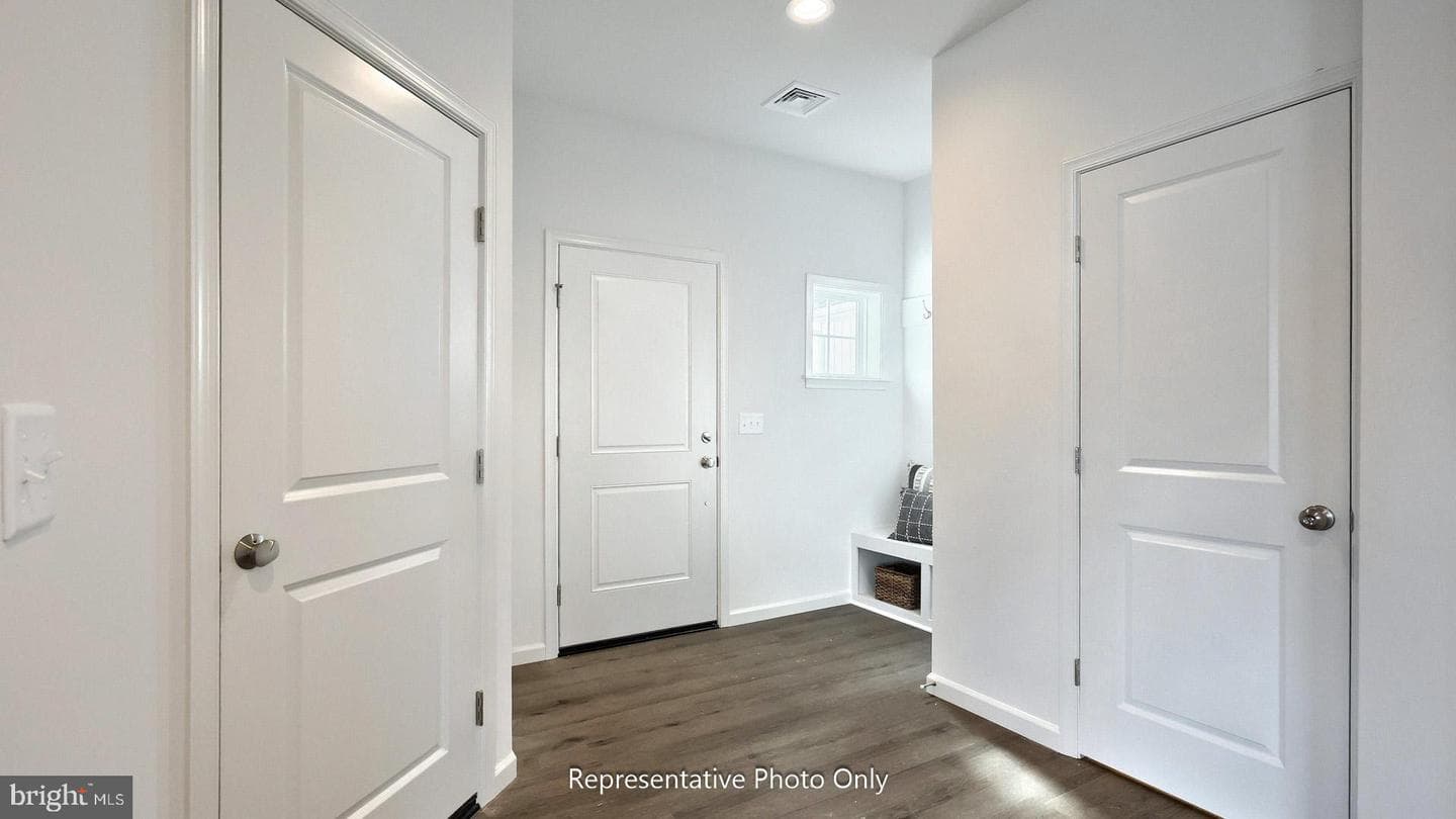 7479 Saint Patrick Court photo 16