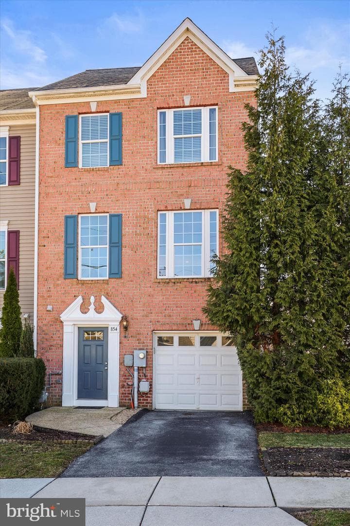 854 Blossom Drive photo 4