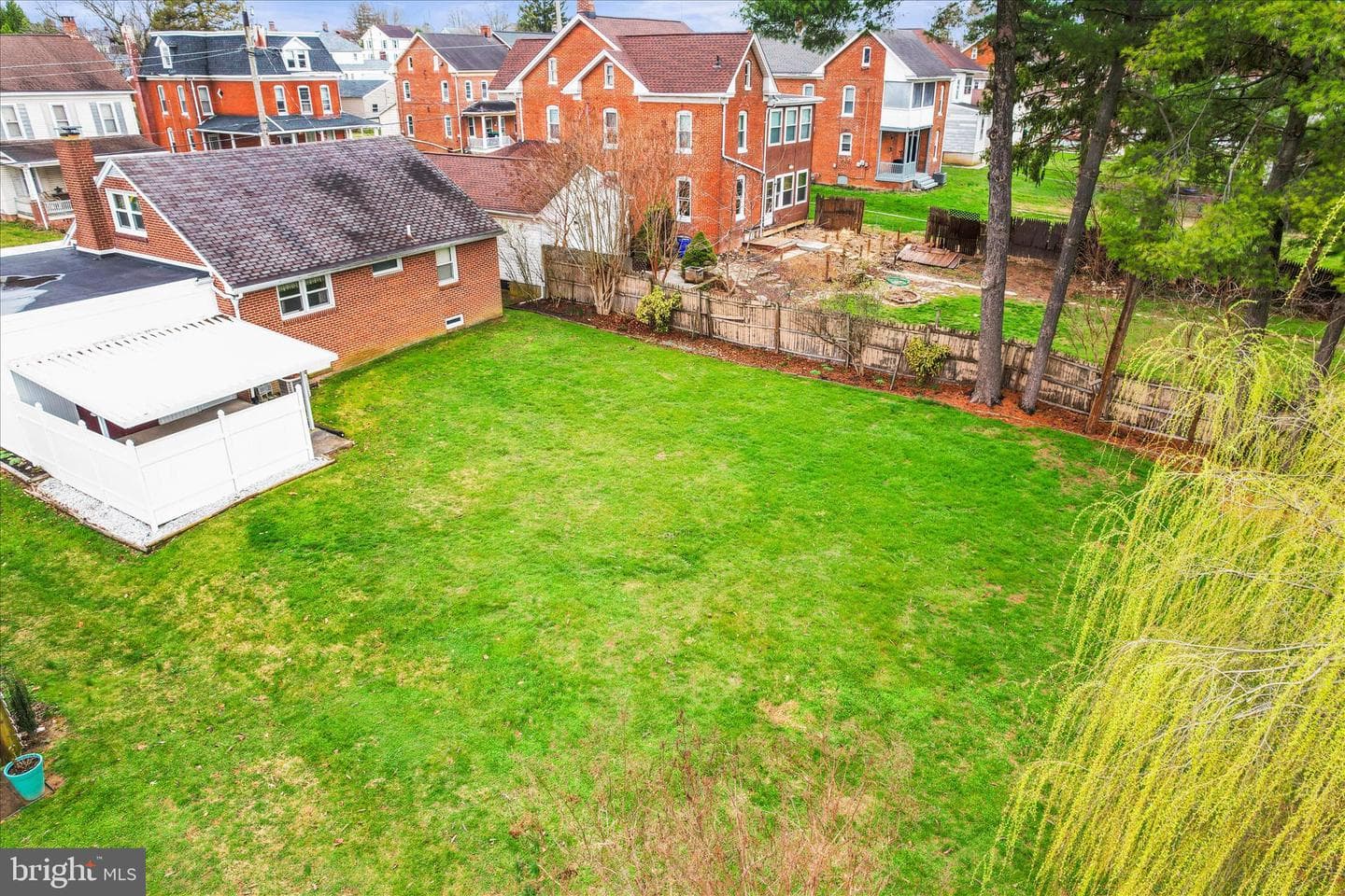566 Baer Avenue photo 32