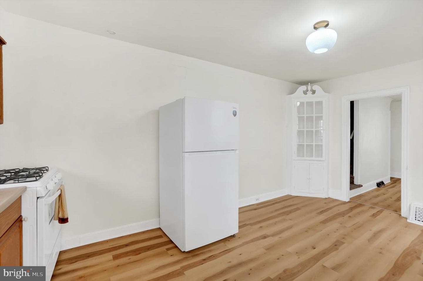 1147 E King Street photo 12