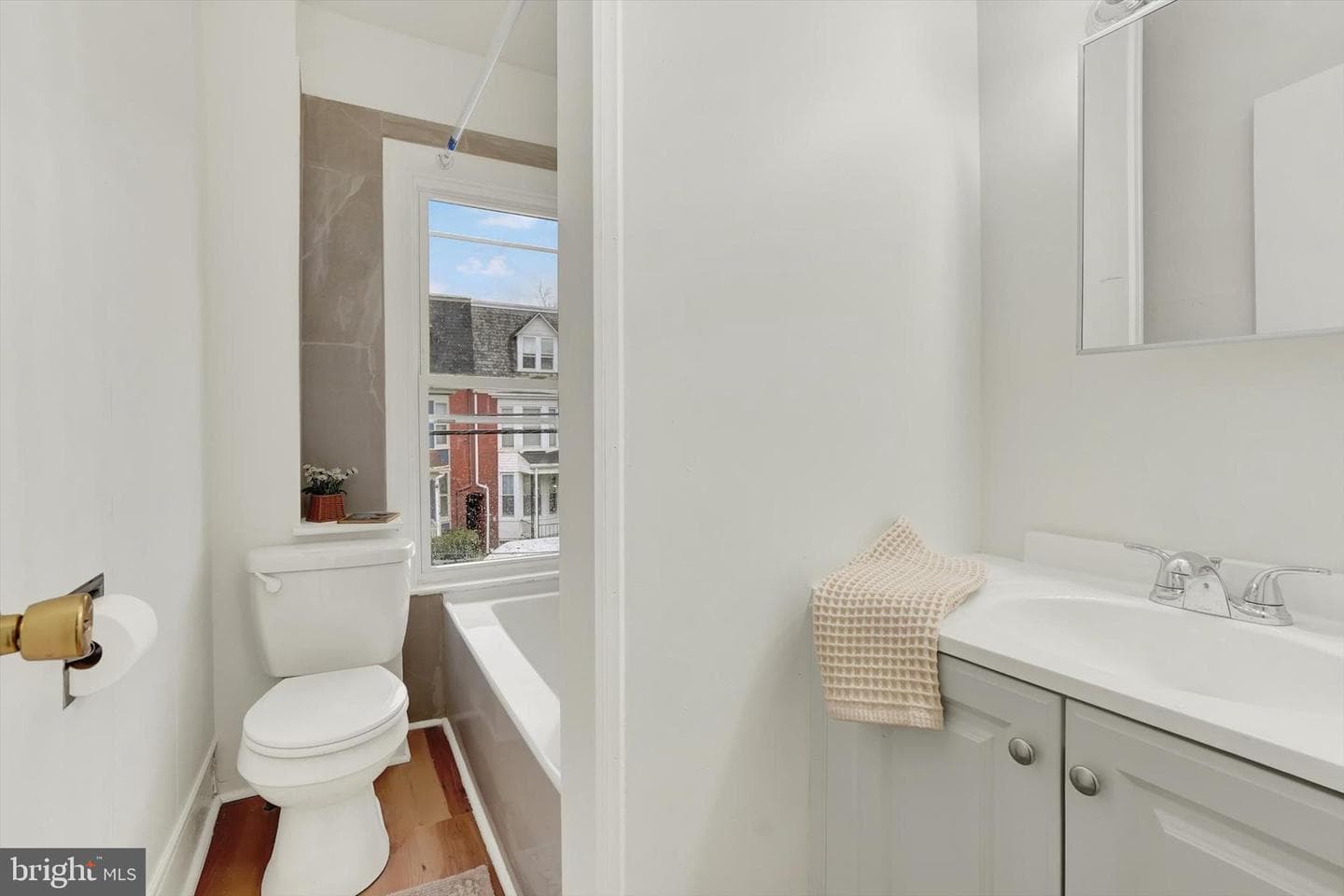 1147 E King Street photo 20