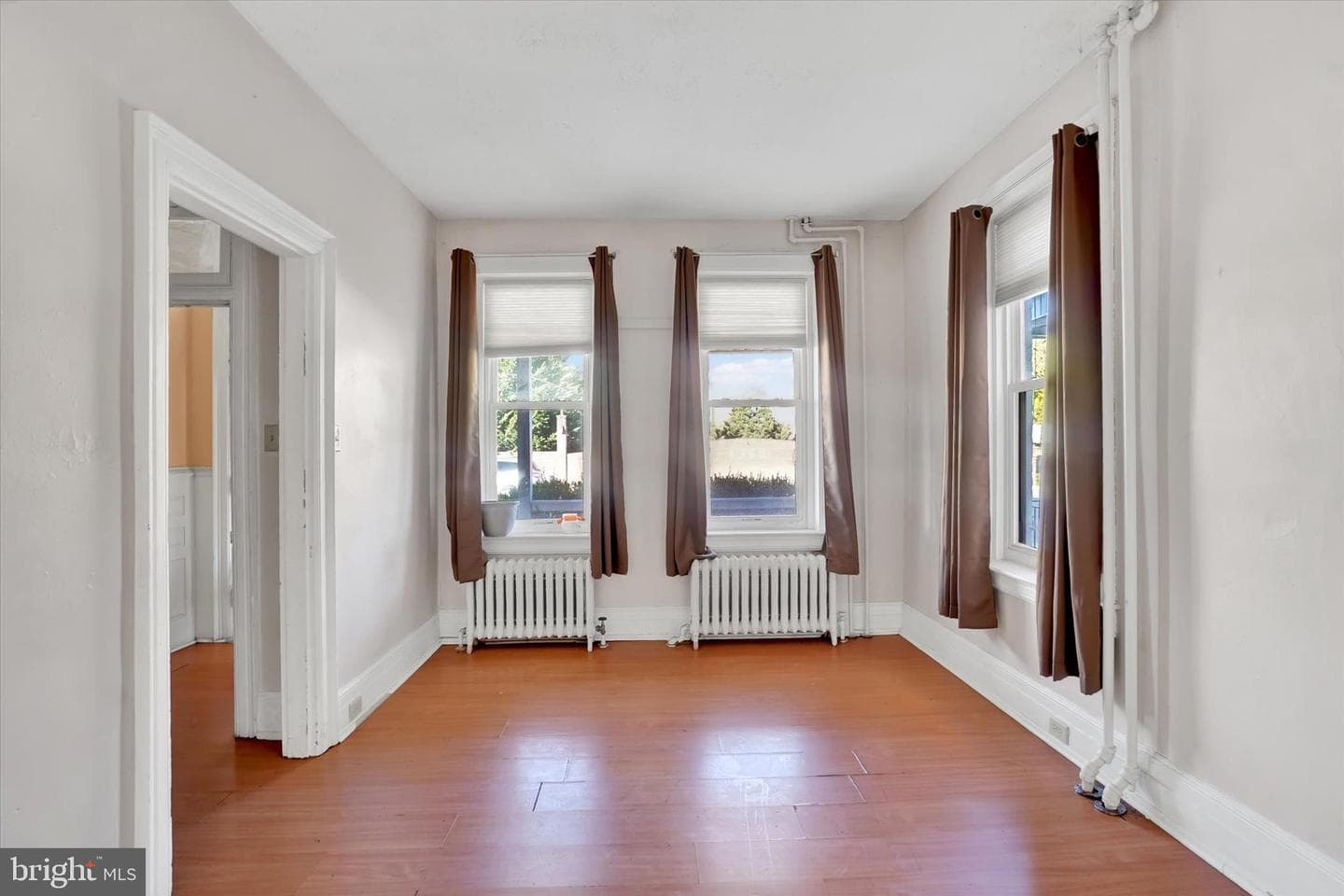 1323 N George Street photo 5