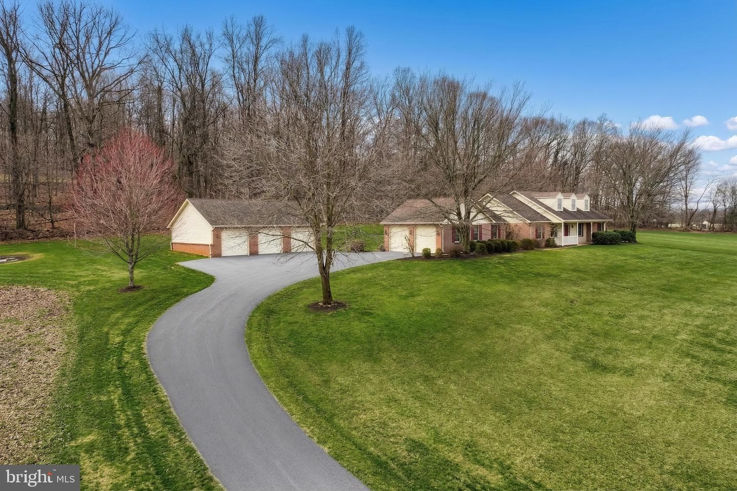 800 Kendale Road photo 4