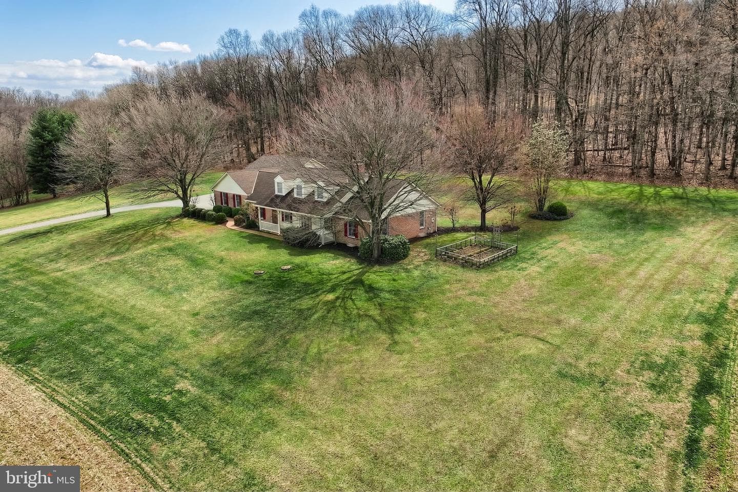800 Kendale Road photo 6