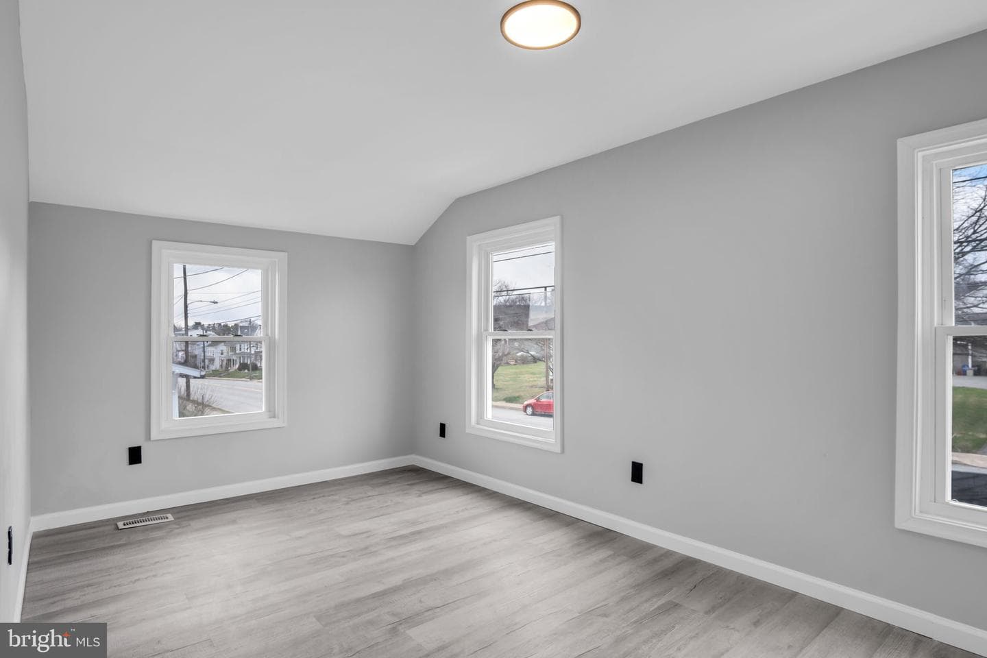 450 E Market photo 25