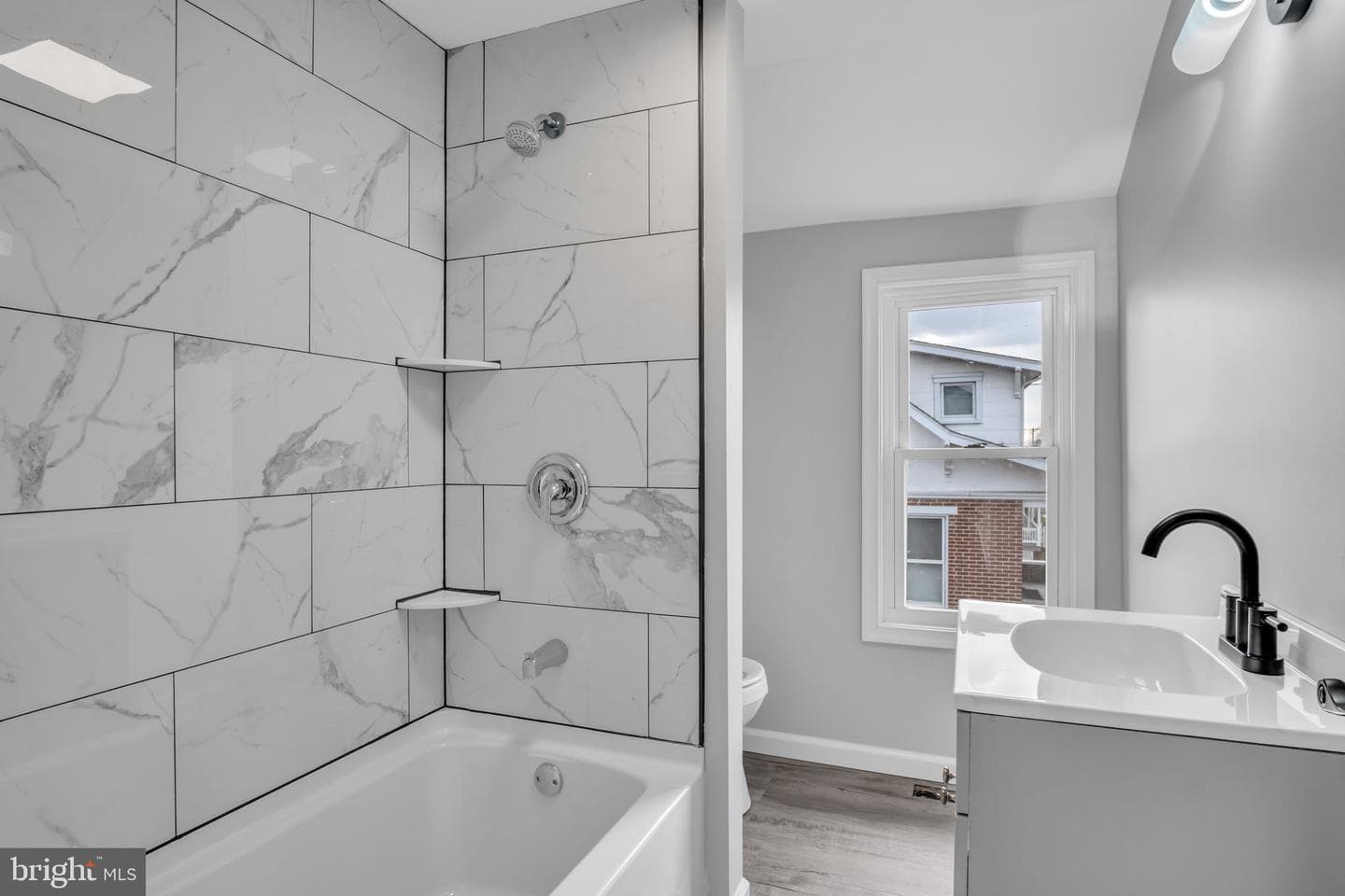 450 E Market photo 27