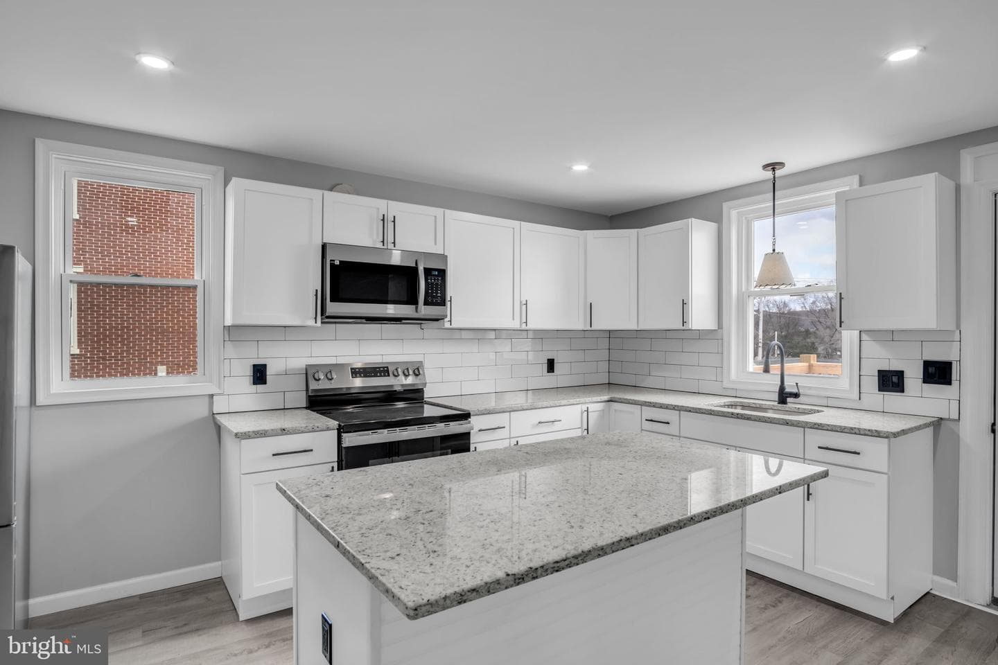 450 E Market photo 9