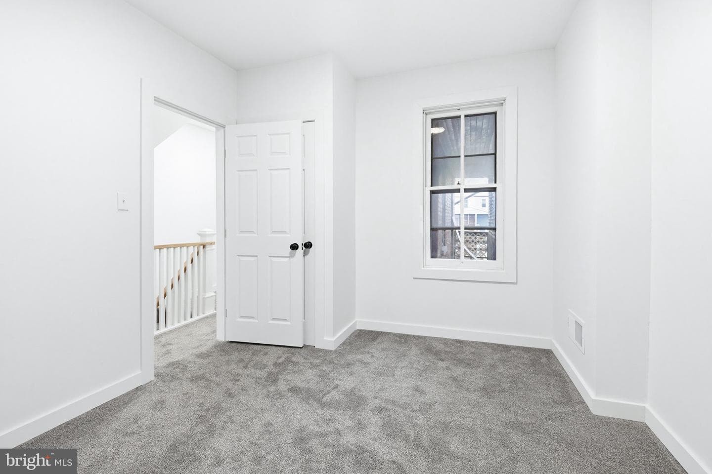 818 W King Street photo 23