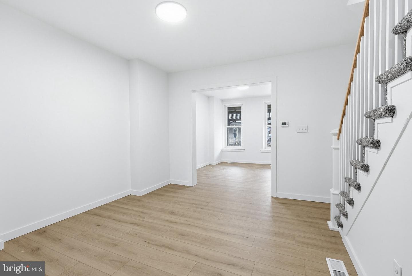 818 W King Street photo 9