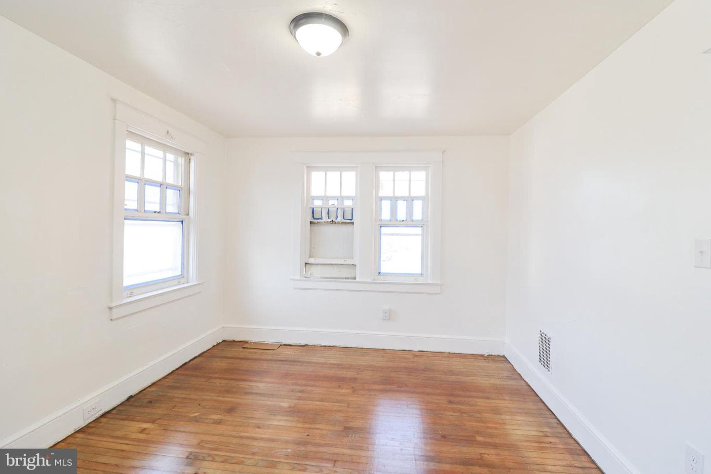600 W College Avenue photo 22