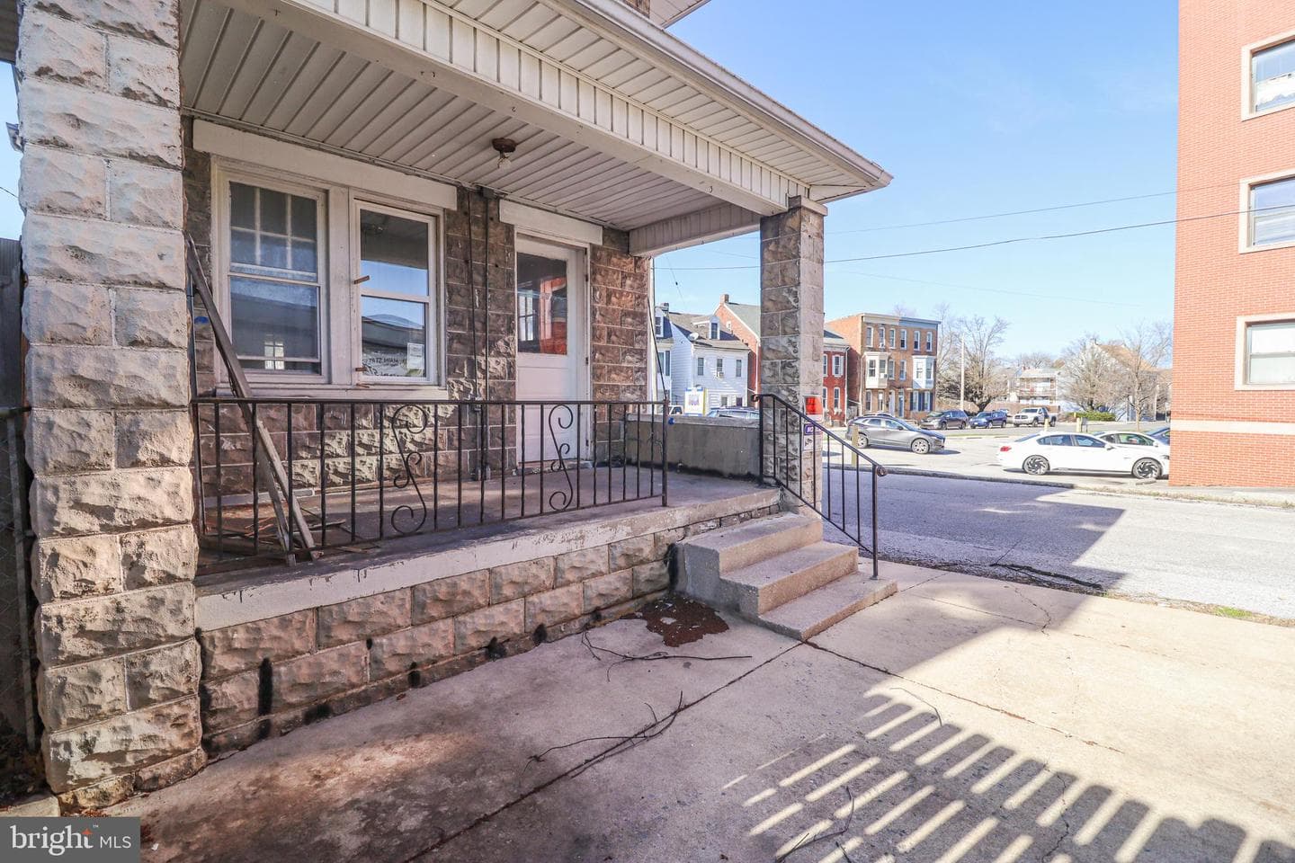 600 W College Avenue photo 33