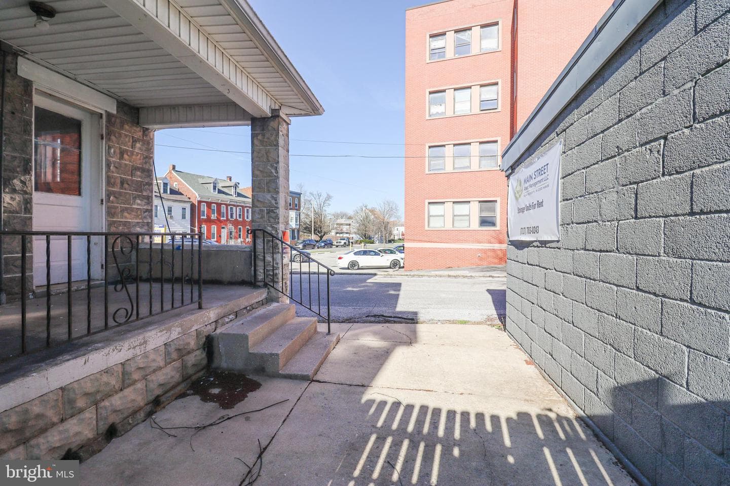 600 W College Avenue photo 34