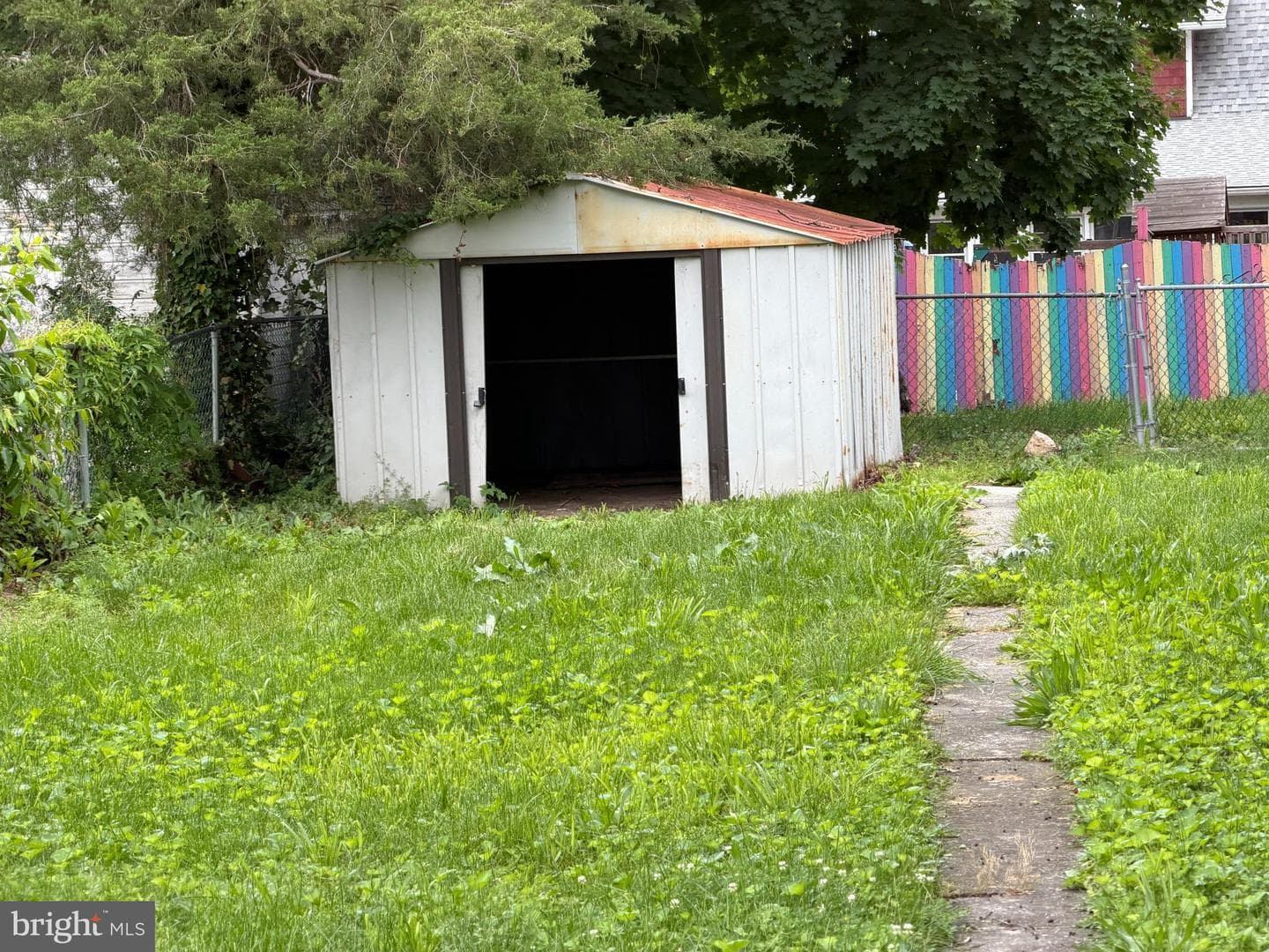 246 Locust Street photo 8