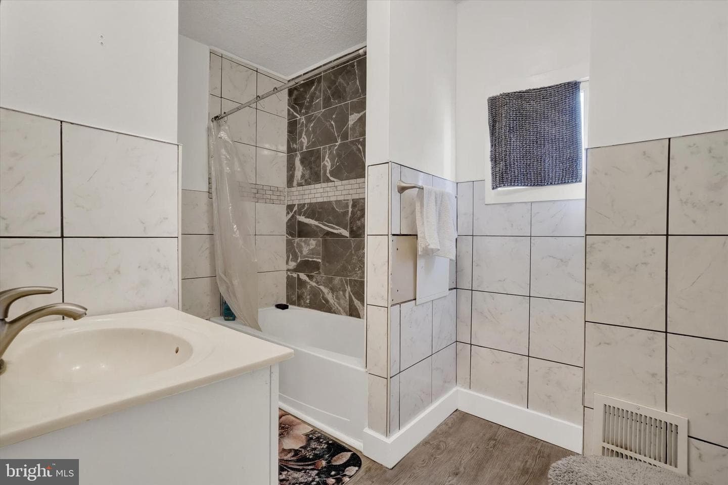 224 W College Avenue photo 13