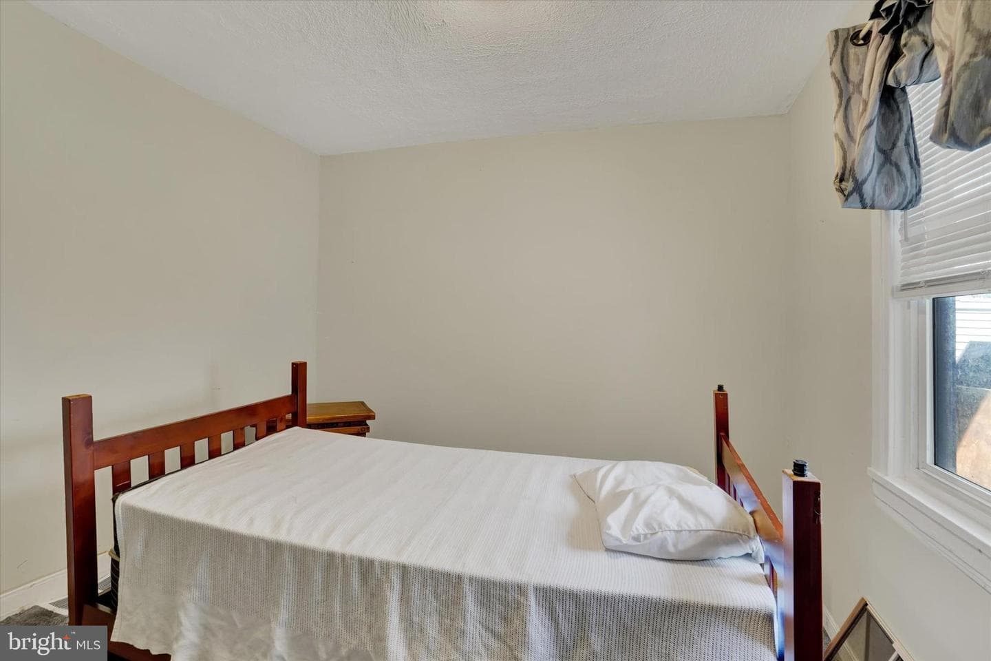 224 W College Avenue photo 16